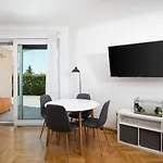 With Big Open Terrace Apartamento