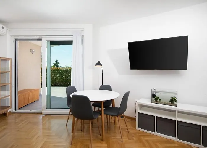 With Big Open Terrace 아파트